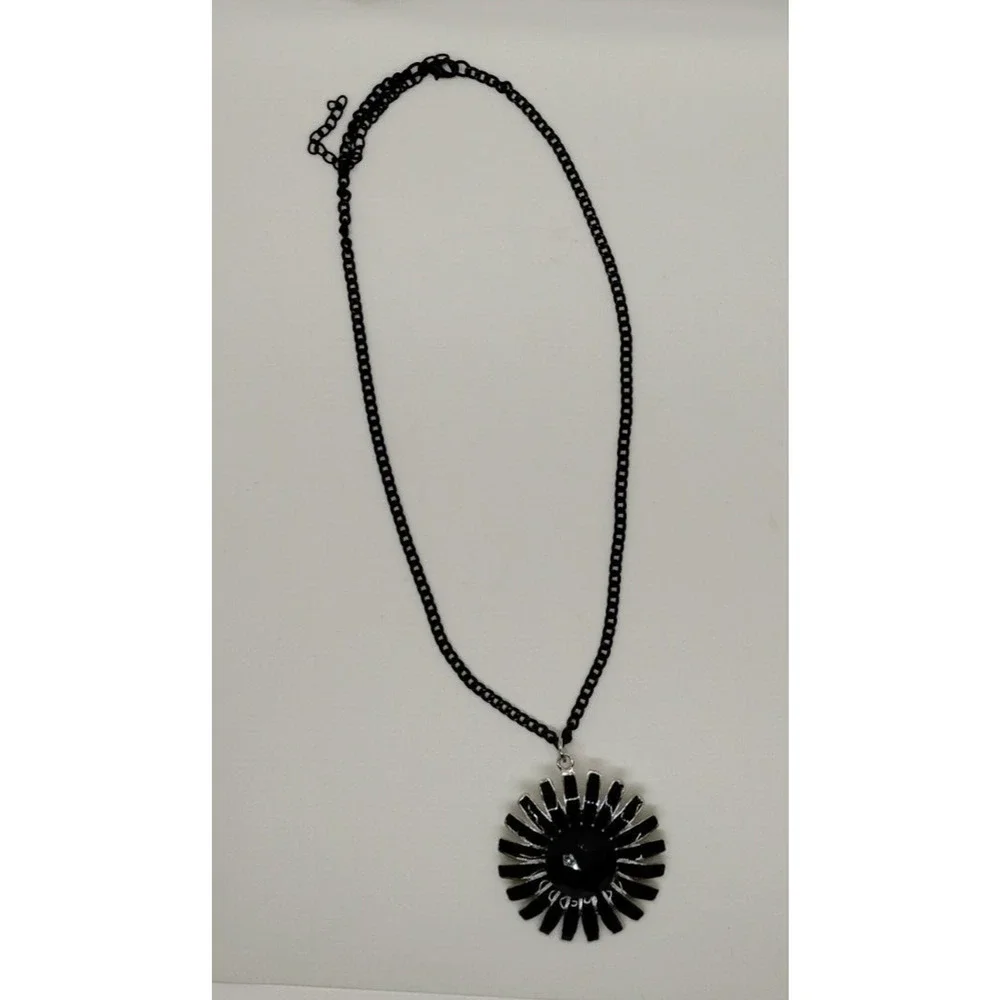 Daisy silver black